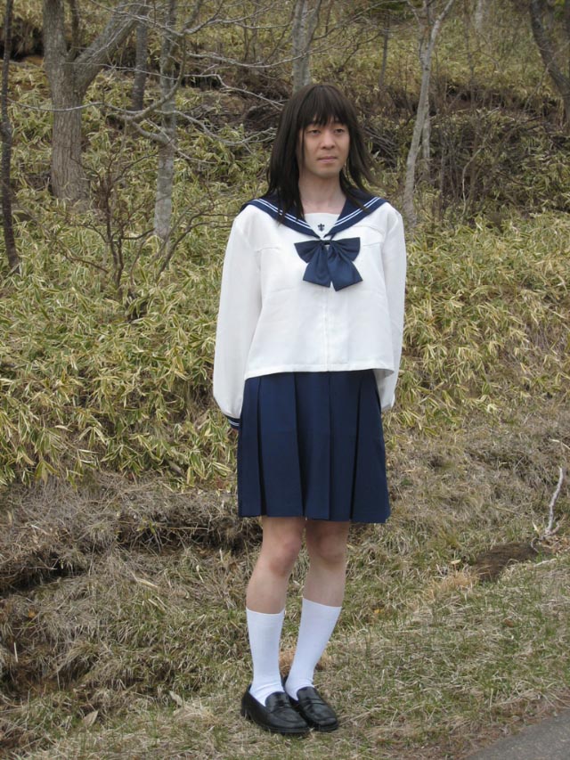 水手服日本警察骚扰女学生  真变态