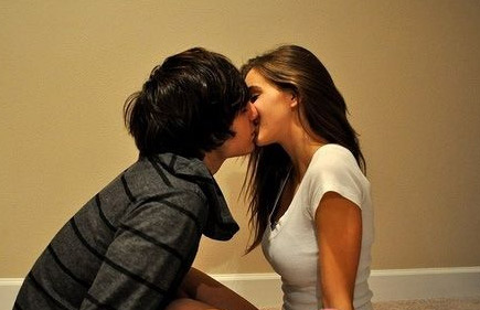 盘点！情侣间最浪漫最幸福的28中接吻姿势