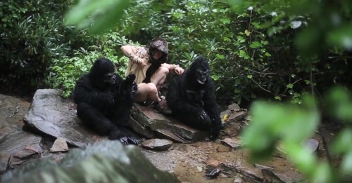 刺客信条真人粉丝短片 穿越石器时代残暴级砸杀!