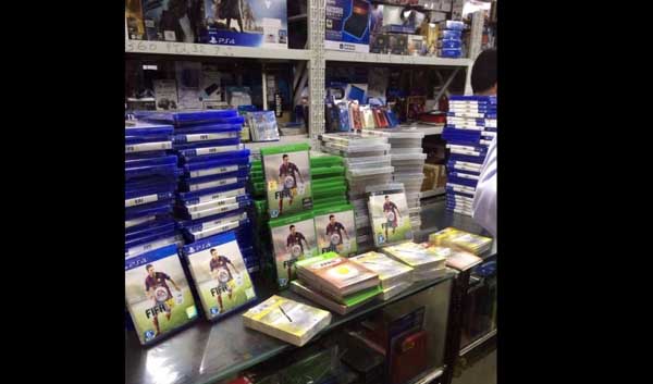 快来买买买!FIFA 15实体光盘版已现身各大商店