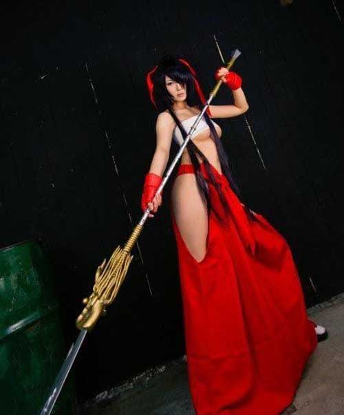 美不美,看大腿!11区超性感尤物 美不美,看大腿!11区超性感尤物乳球半露COS欣赏