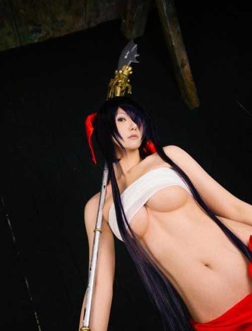 美不美,看大腿!11区超性感尤物 美不美,看大腿!11区超性感尤物乳球半露COS欣赏