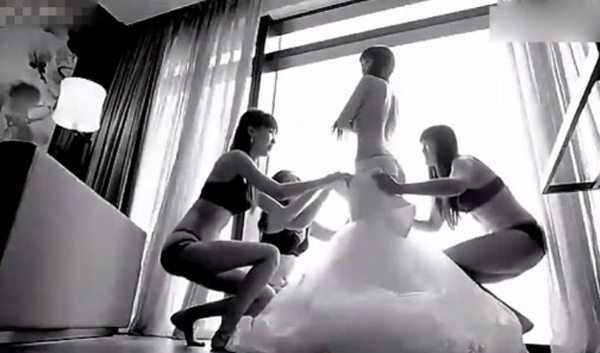 温州情侣拍大尺度婚礼视频 男女床上肉搏如同三级片