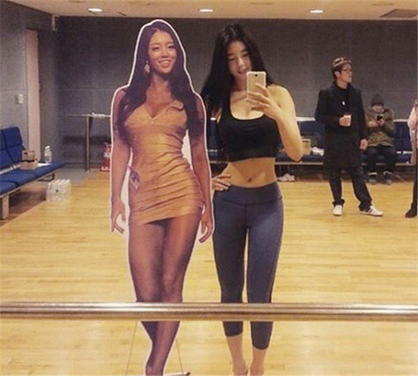 《铁拳7》韩国代言人晒私照 别人家的健美老师!