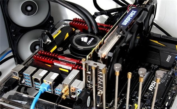 购前请参考:《使命召唤12》性能测试