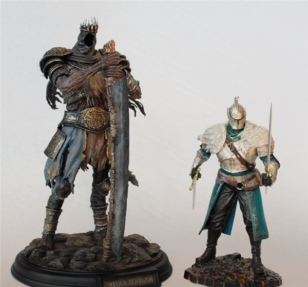 《黑暗之魂3》典藏版内容将包含金属风格薪王雕像!