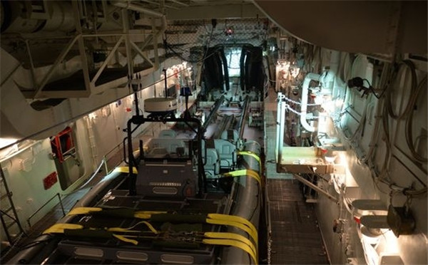 “未来战舰”朱姆沃尔特首度公开内部照片