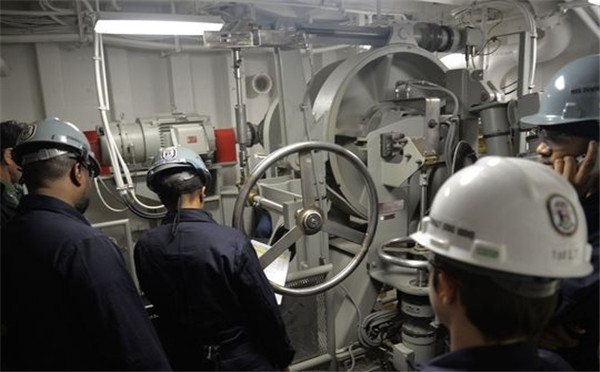 “未来战舰”朱姆沃尔特首度公开内部照片