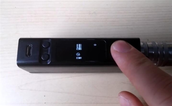 奇葩玩家在电子烟上玩《像素鸟》 神马浮云在哪里