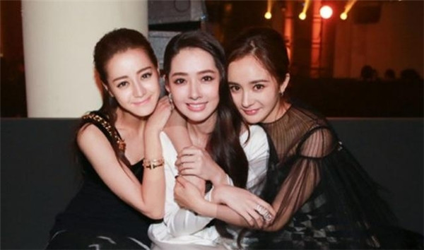 迪丽热巴 屡做女二号却比女一还要火!!