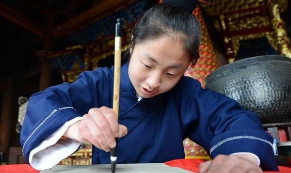 90后快意江湖:女大学生毕业出家 成全真派道长