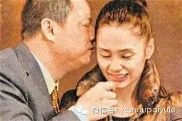 娱乐圈忒开放 如此亲密真的好么