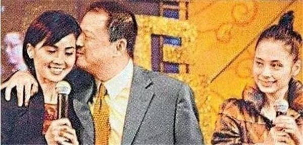 娱乐圈忒开放 如此亲密真的好么