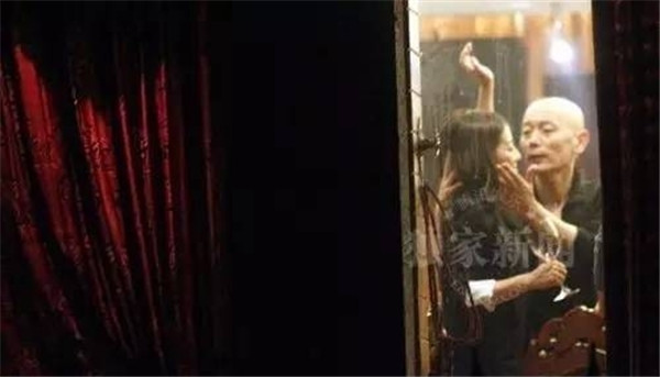 娱乐圈忒开放 如此亲密真的好么