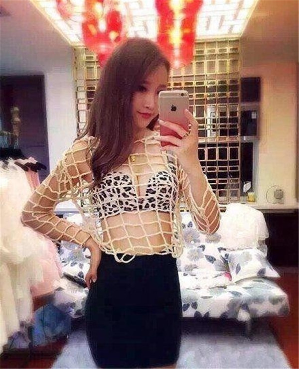 宅男三观竟毁:御姐与萝莉奇葩动作 抽动你的神经