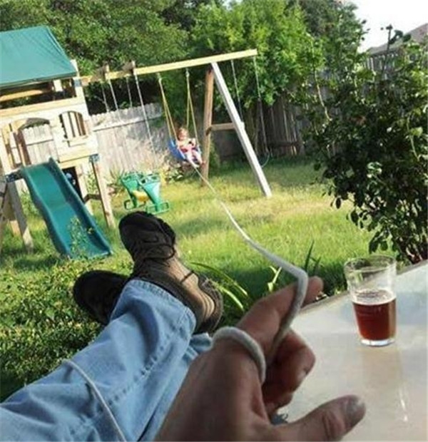 宅男三观竟毁:御姐与萝莉奇葩动作 抽动你的神经