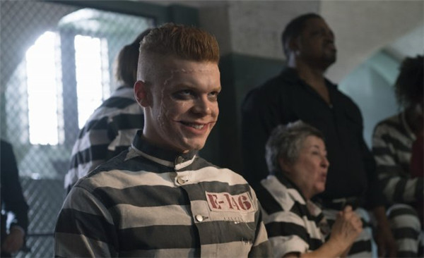 《哥谭》新季剧照曝光 小丑企鹅人密谋组成联盟