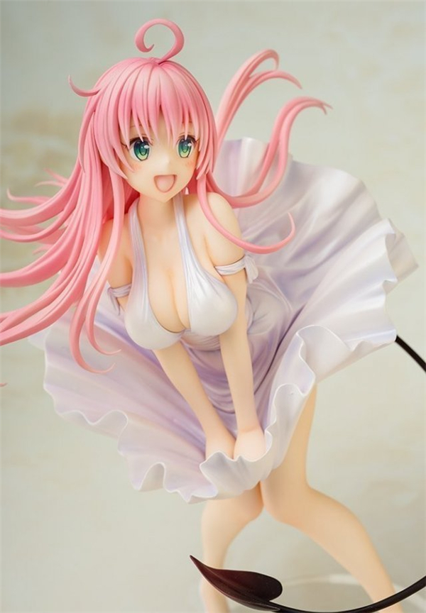 《出包王女》白裙菈菈手办欣赏 经典姿势性感可爱