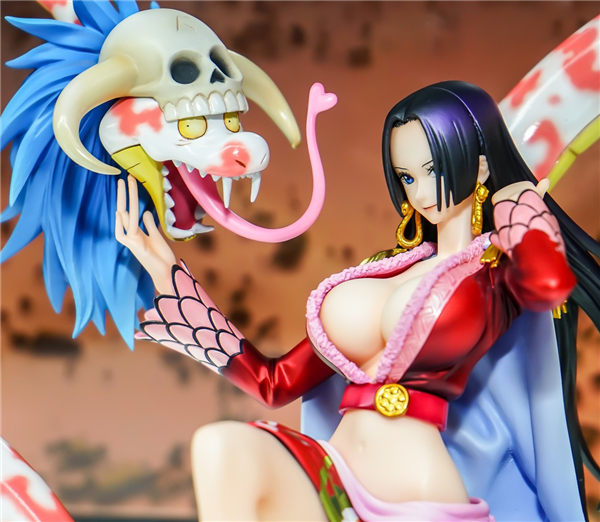 《海贼王》女帝性感手办赏 豪乳吸睛姿势撩人