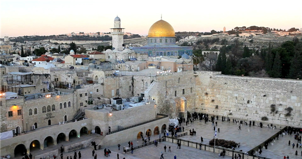 《刺客信条》游戏与现实场景对比 仿佛置身耶鲁撒冷