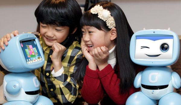 韩国机器人玩具，内有Android系统