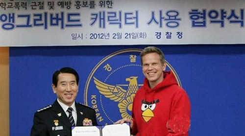 《愤怒的小鸟》与韩国警方联手反对校园暴力