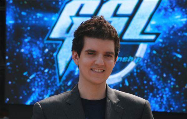 恶搞:知名解说成风暴英雄新英雄 自带火车王冲锋