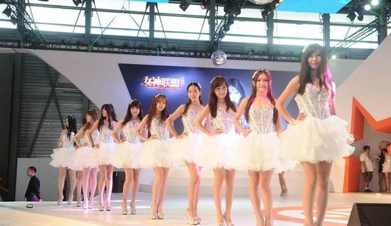 日拍玉腿三百根：ChinaJoy2014美腿大赏！