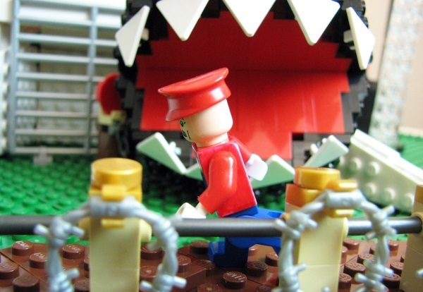 还记得这关吗？乐高还原超级马里奥64炸弹王国场景