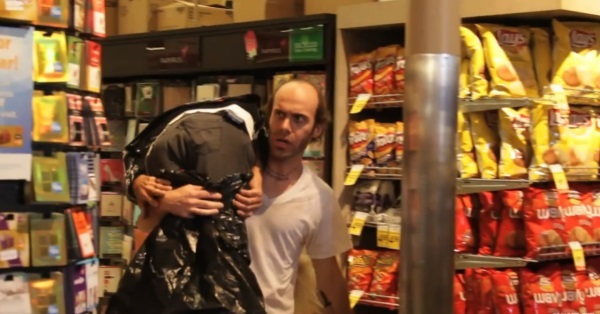 麻麻那里有个深井冰！玩家上演现实世界版GTA5