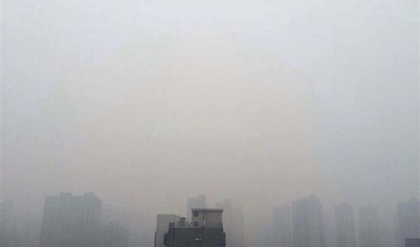 北京城再变“寂静岭” 市民:拉开窗帘以为自己瞎了
