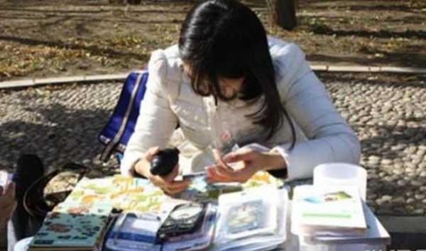 辽宁大三女生被封“贴膜女神” 网友赞其胜过奶茶MM