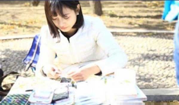 辽宁大三女生被封“贴膜女神” 网友赞其胜过奶茶MM