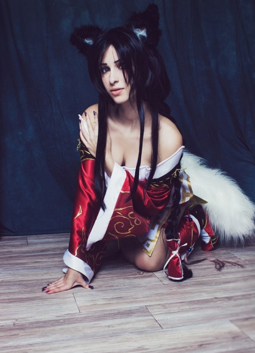 张牙舞爪狂野不羁！英雄联盟“野猪妹”瑟庄妮COS图