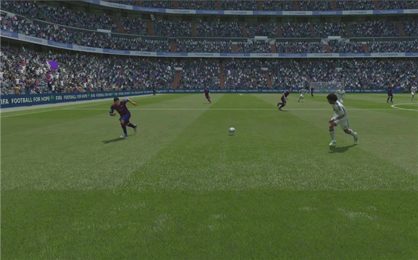 实况足球与《FIFA 16》试玩视频对比 你爱谁多一点？