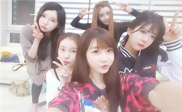 韩国女主播聚会 你能认清谁是谁吗？