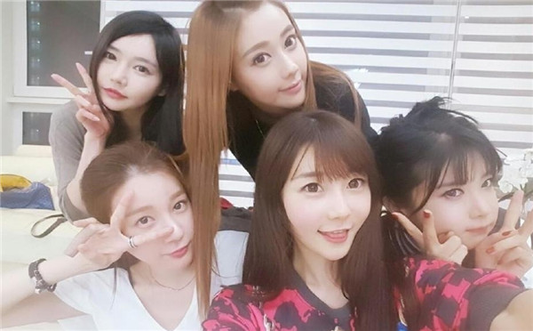 韩国女主播聚会 你能认清谁是谁吗？