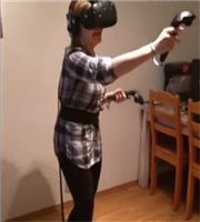 看妹子玩VR射击游戏 竟全是尖叫、恐慌、颤抖......