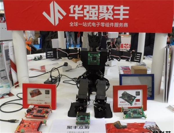 国内首款龙芯机器人开始量产 6月中旬即可发货