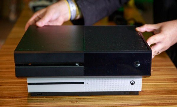 Xbox One S开箱视频 究竟有多纤薄?