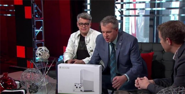 Xbox One S开箱视频 究竟有多纤薄?