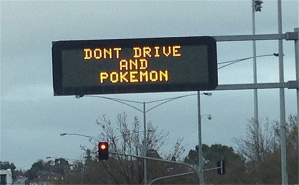 澳州男开车玩《精灵宝可梦GO》 捕捉精灵时撞上学校引发车祸