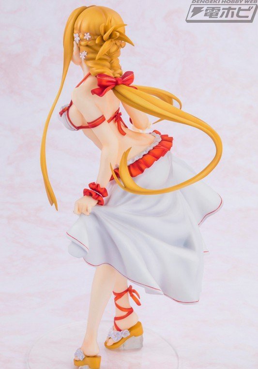 《刀剑神域》亚丝娜泳装手办赏 性感身材展露无遗