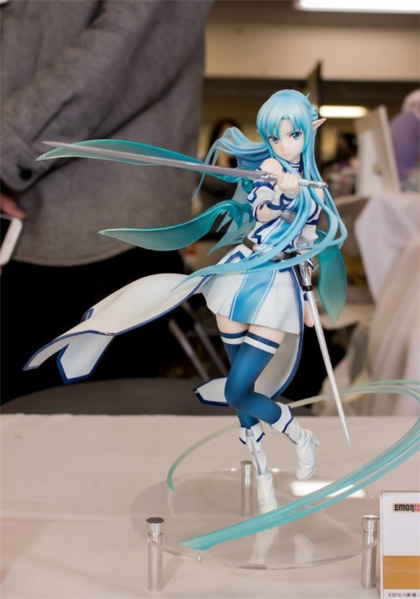 《刀剑神域》亚丝娜新手办欣赏 手持利剑威严妩媚