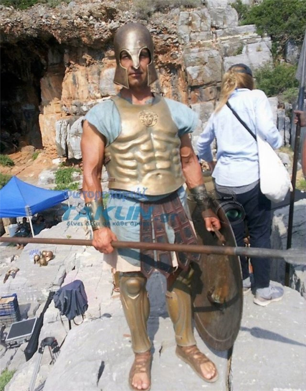 《刺客信条:奥德赛》真人版剧照 斯巴达猛男霸气十足