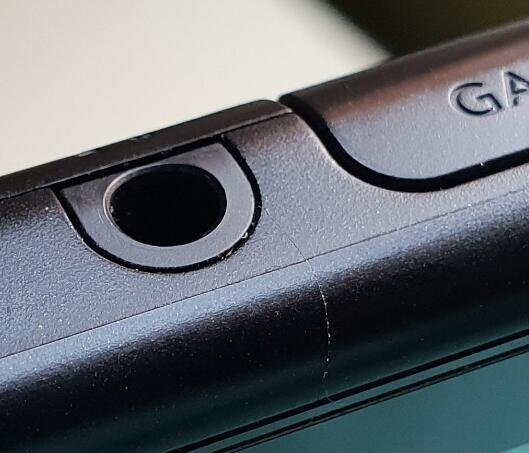 Switch被曝质量不过关! 大量玩家反映NS上出现裂缝