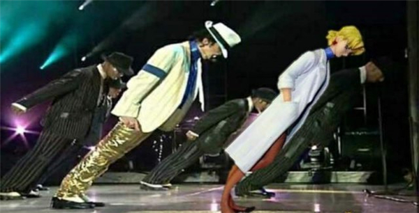 苦中作乐!日本高温导致手办变形 45度斜角堪比天王杰克逊