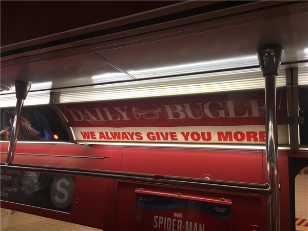 曼哈顿地铁充斥《蜘蛛侠》宣传海报 小蜘蛛喷射蜘蛛丝