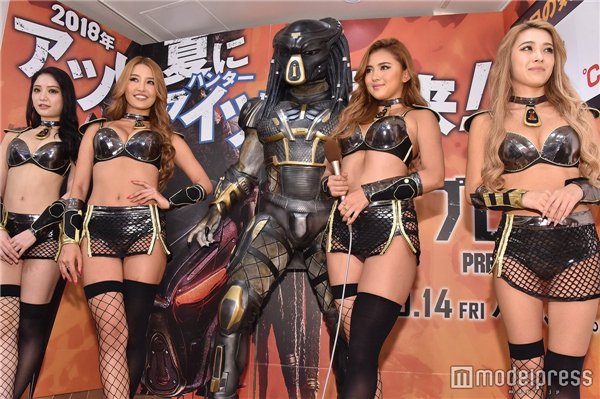 日本女团为《铁血战士》电影造势 黑丝网袜性感撩人