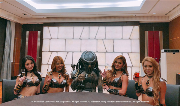 日本女团为《铁血战士》电影造势 黑丝网袜性感撩人